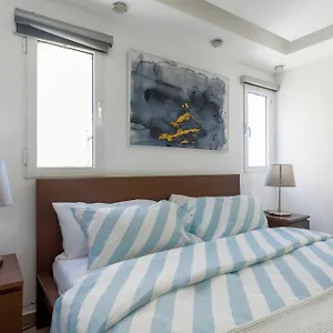 https://escape-oceanfront-condo-in-avenida-espana-w-pool.santodomingobesthotels.com